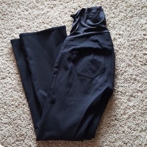 Black maternity pants size small